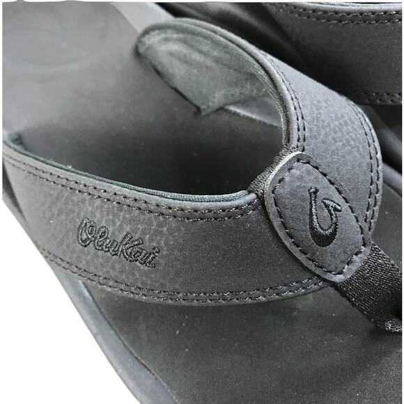 OluKai Ohana Flip-Flops Beach Sandal Men Sz 7 Black Water Resistant Resort Comfy main image 5